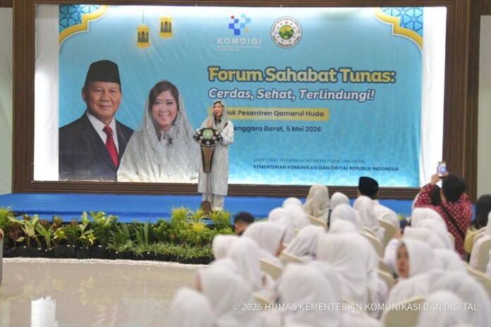 Menkomdigi Ponpes Qomarul Huda