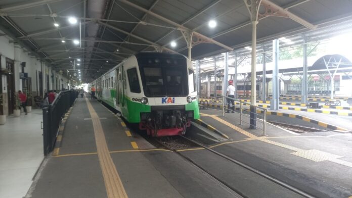 Commuter Line Surabaya