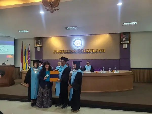 Herlina Harsono Njoto Resmi Jadi Doktor Psikologi