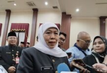 Lantik Kepala Sekolah se-Jatim, Khofifah: Siapkan Generasi Bonus Demografi yang Pintar dan Berintegritas Khofifah Kepala Sekolah
